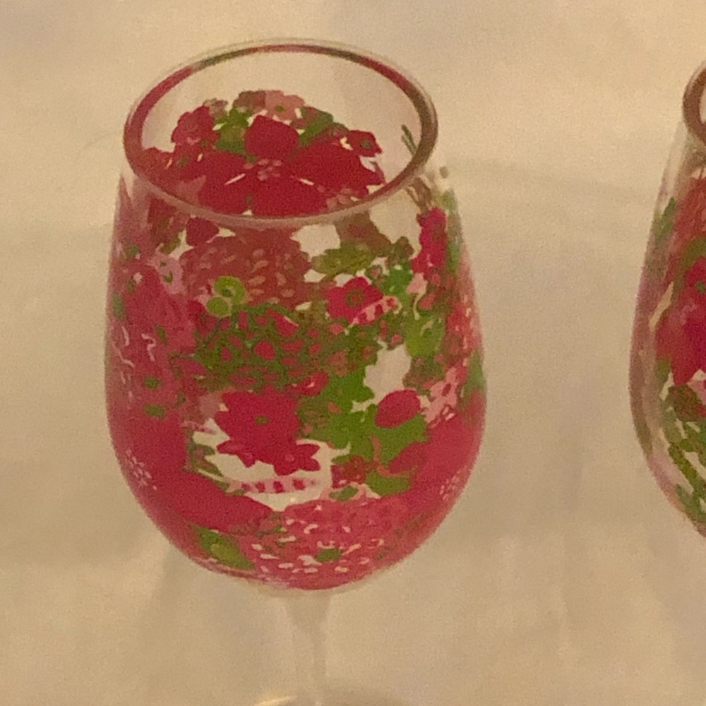 Lilly Pulitzer Acrylic Wine Glasses Set of Two Pink and Green Beach Pool Lake - Picture 3 of 6